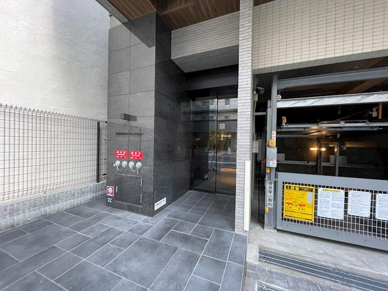 ファーストフィオーレ神戸駅前 エントランス