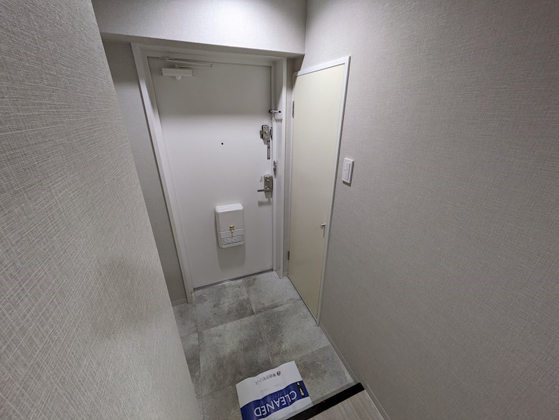 エムグランツ弐番館 玄関