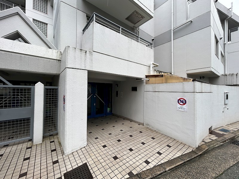 プチ塚口 エントランス
