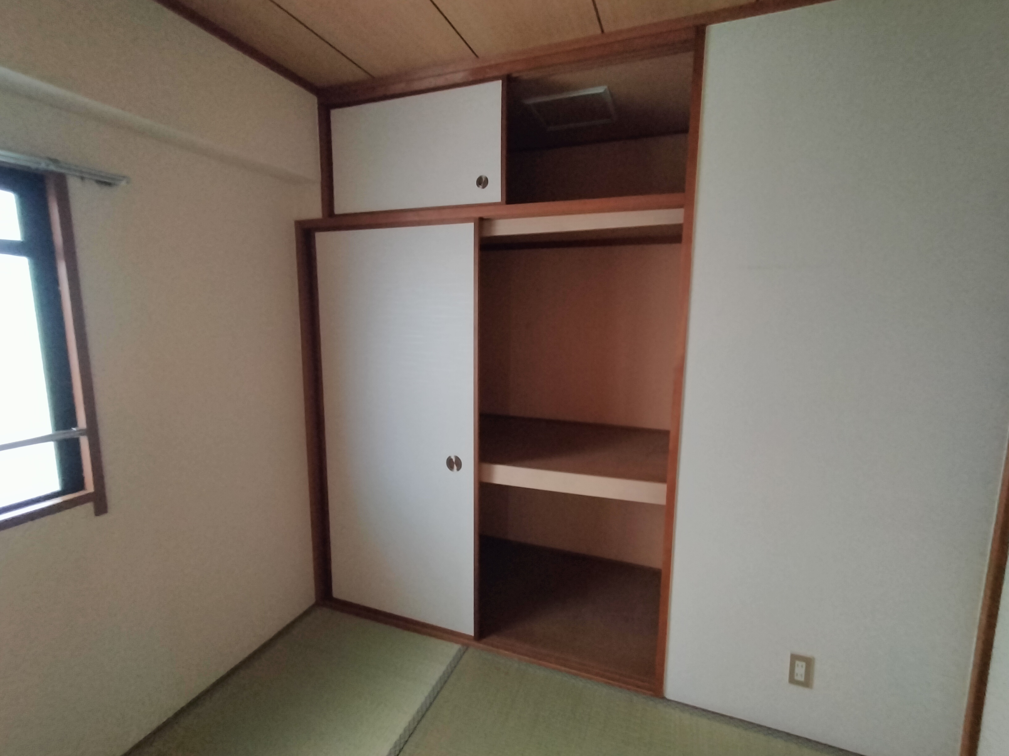 兵庫県尼崎市武庫之荘東２丁目 収納