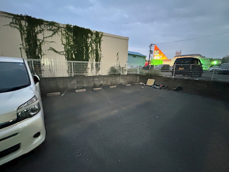 アイビースクエア南塚口 駐車場