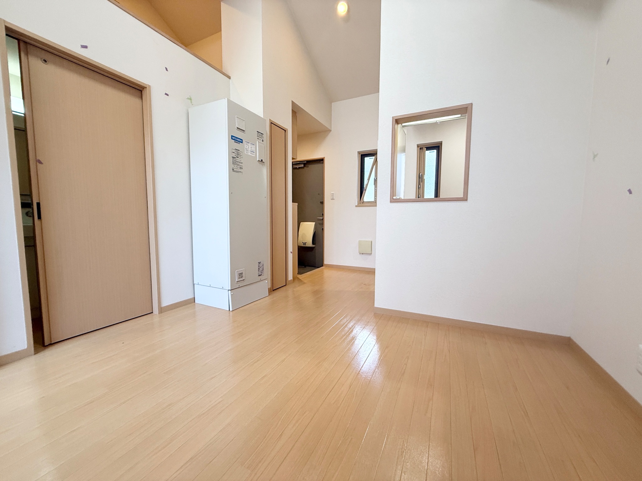 兵庫県尼崎市次屋１丁目 リビング