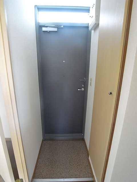 ラピース栗山 玄関