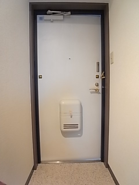 ウイット南塚口 玄関