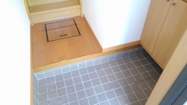 ラフィネAO 玄関