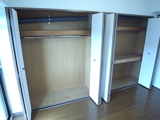 兵庫県伊丹市荻野３丁目 収納