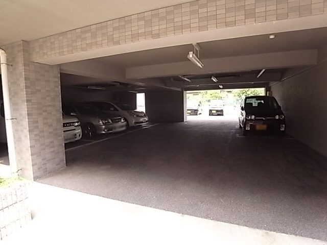 兵庫県伊丹市荻野３丁目 駐車場