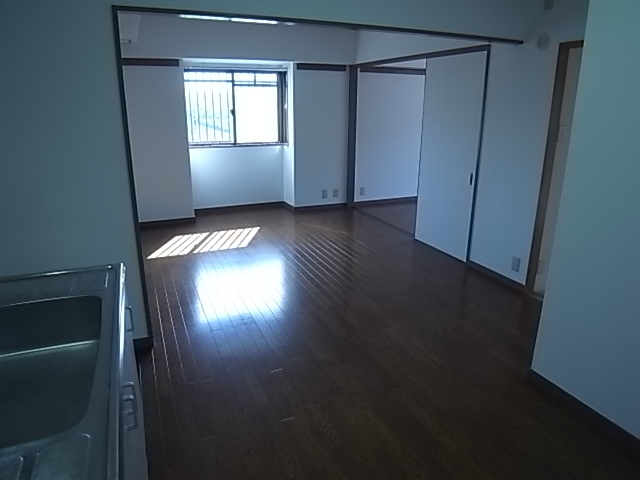 兵庫県伊丹市荻野３丁目 リビング