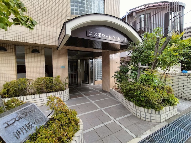 エスポワール伊丹桜ケ丘2 エントランス
