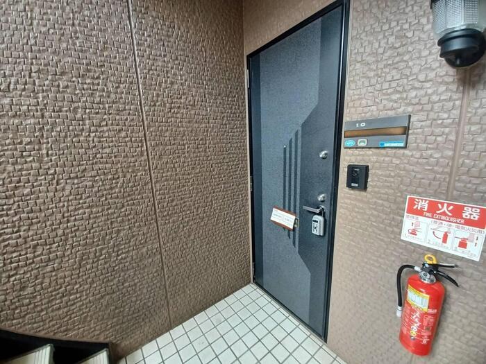 アベニュータツミ A棟 エントランス