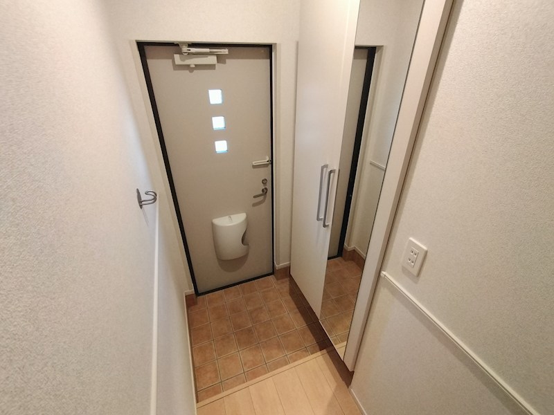 グランツ中野西 A棟 玄関