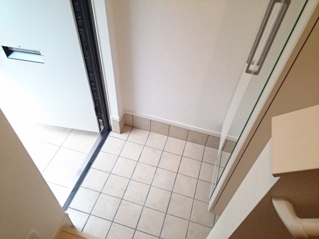 フロムワン 玄関