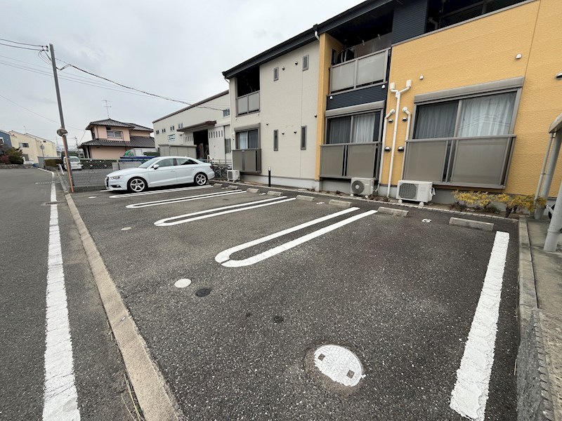 プリンス北伊丹 駐車場