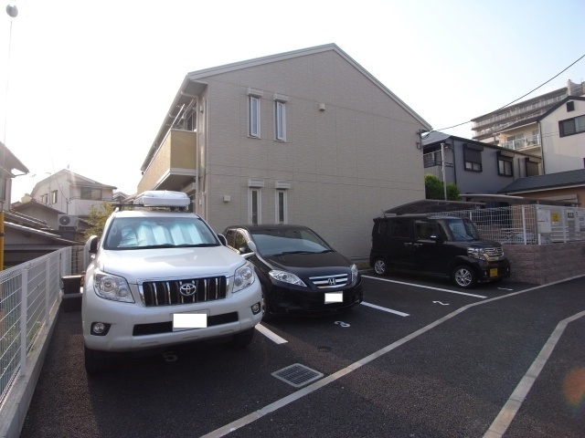アイリス 駐車場