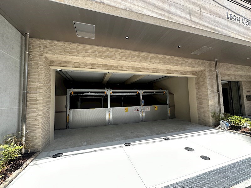 レオンコンフォート神戸駅前 駐車場