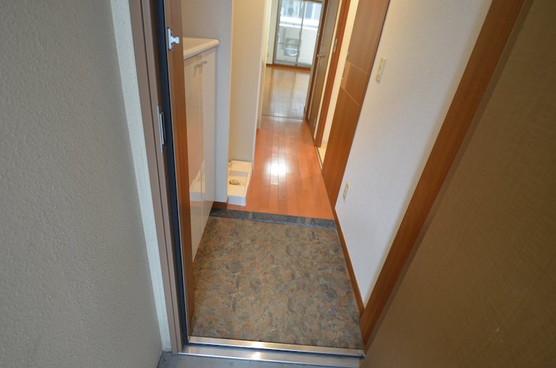 レジディア三宮東 玄関