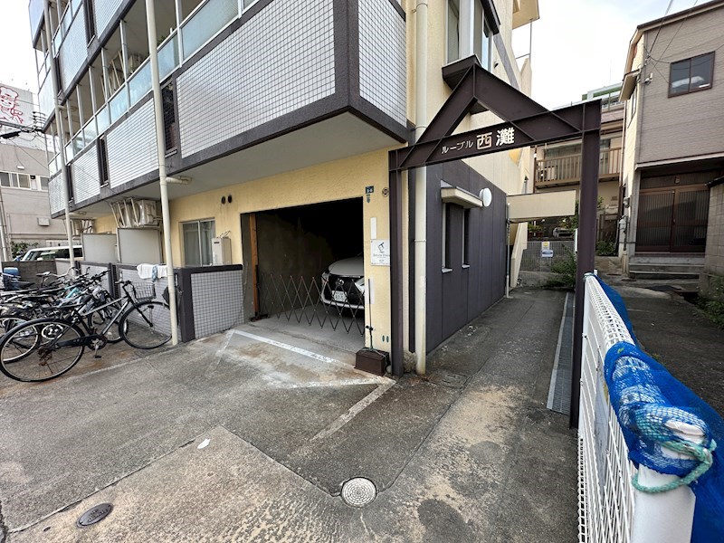 ルーブル西灘 エントランス