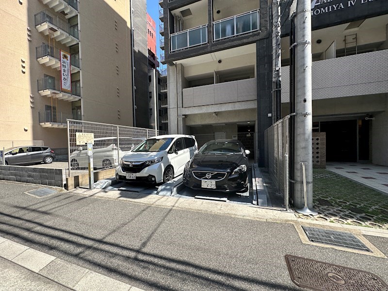 アドバンス三宮4ルシール 駐車場