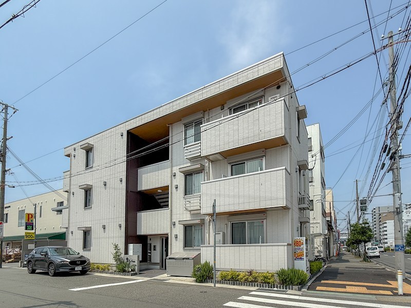 THE CROSS 外観