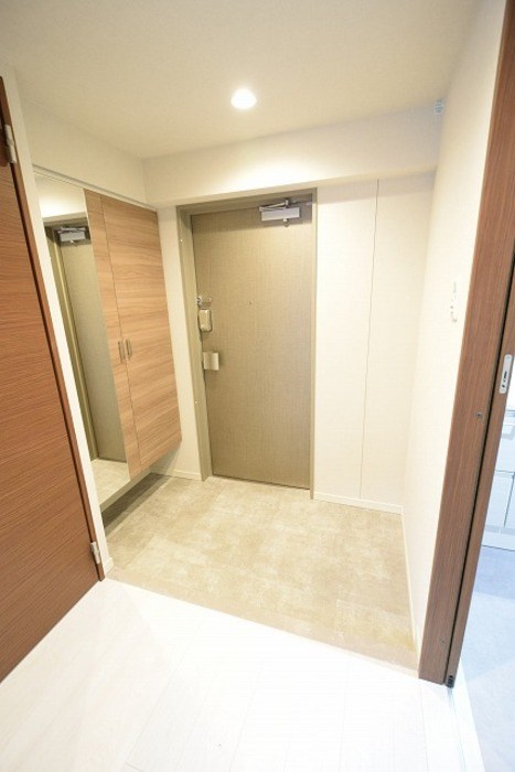 神戸海岸通 萬利RESIDENCE 玄関