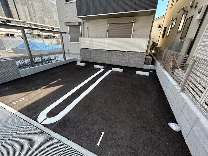 ヴェラ アズール 駐車場