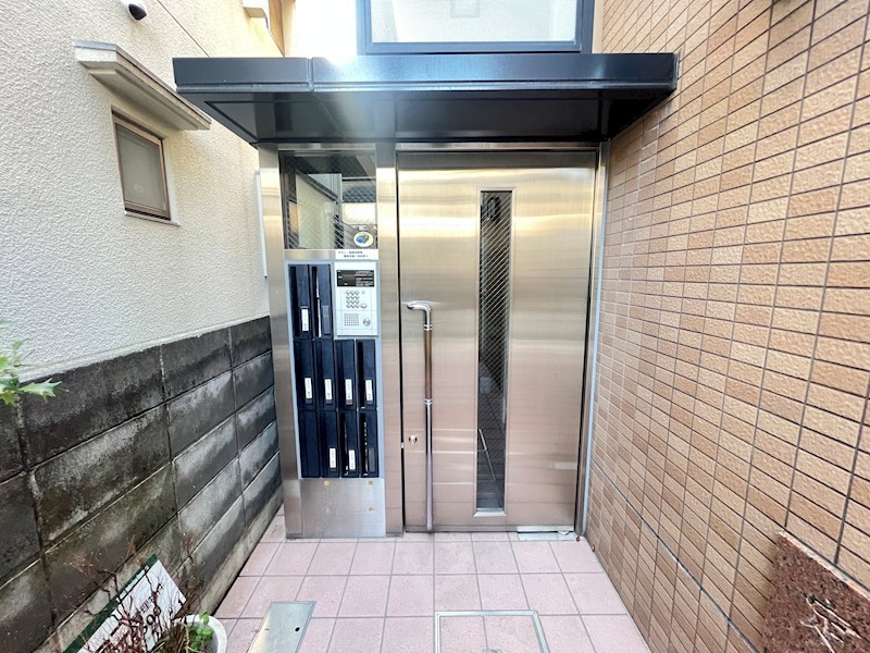 ドム北口 エントランス