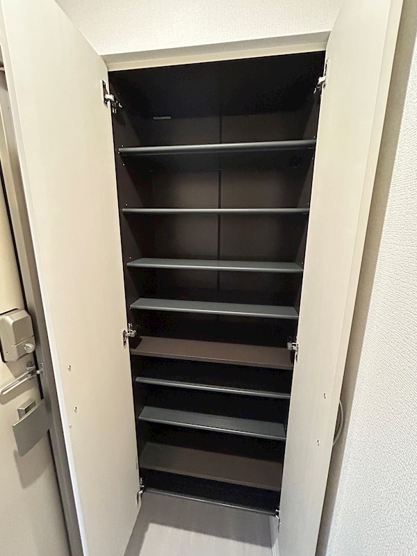 ヴィクトワール 庄 収納