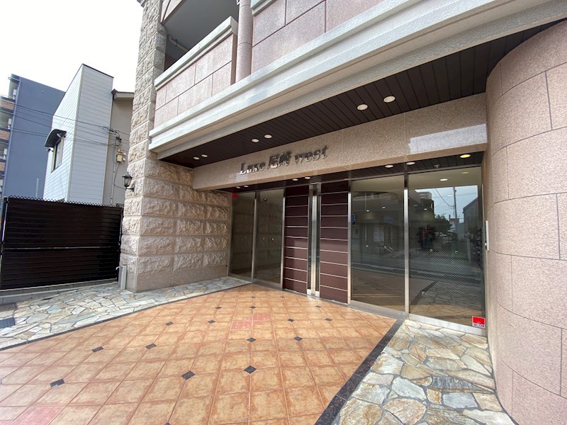 LUXE尼崎WEST エントランス