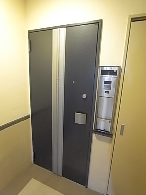 プレサンス神戸駅前グランツ 玄関