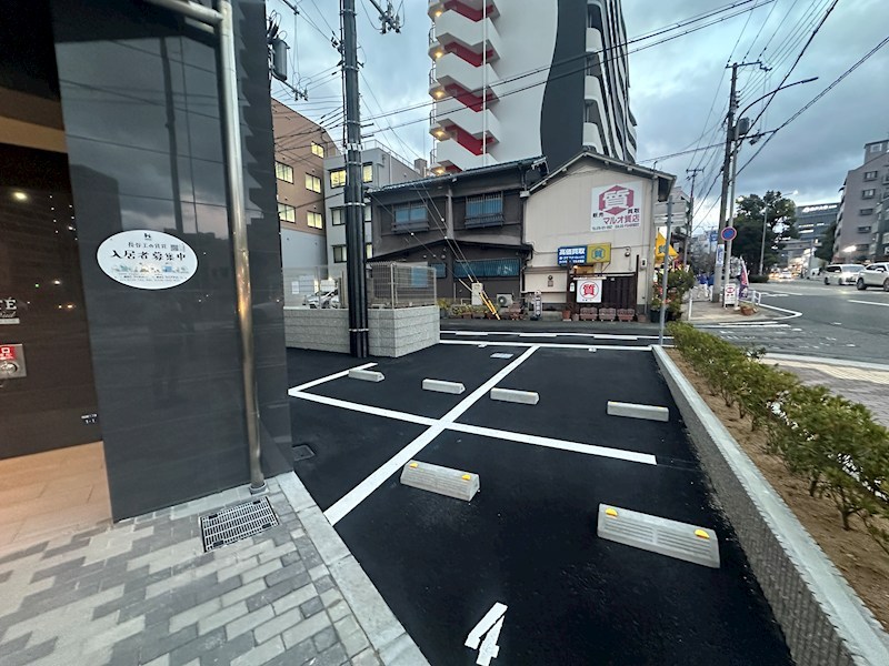 セレニテ神戸ミラクシュッド 駐車場