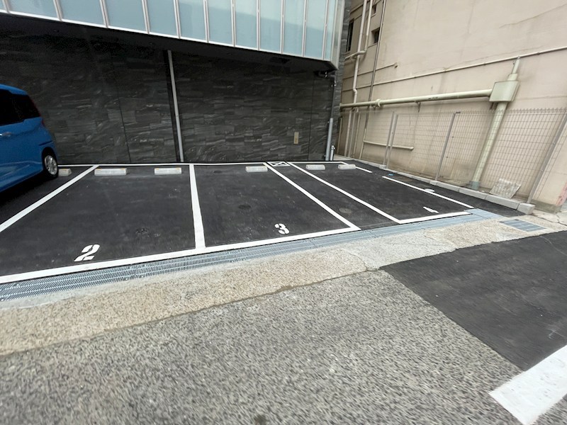 アドバンス三宮パルマ 駐車場