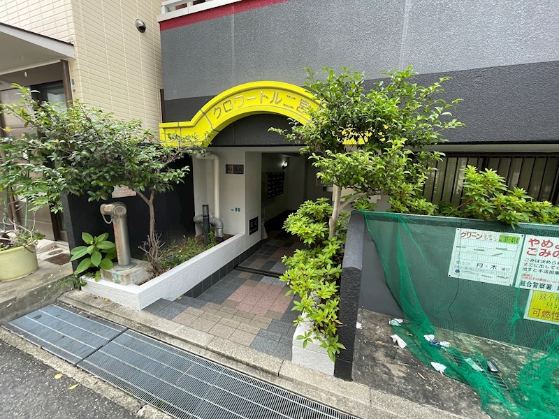 クロワートル二宮 エントランス