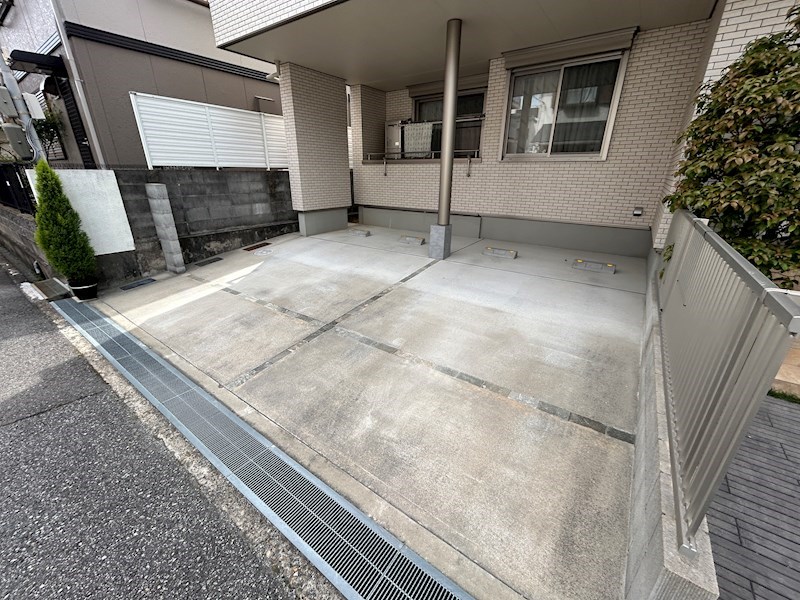 グリーン・ヒル甲東 駐車場