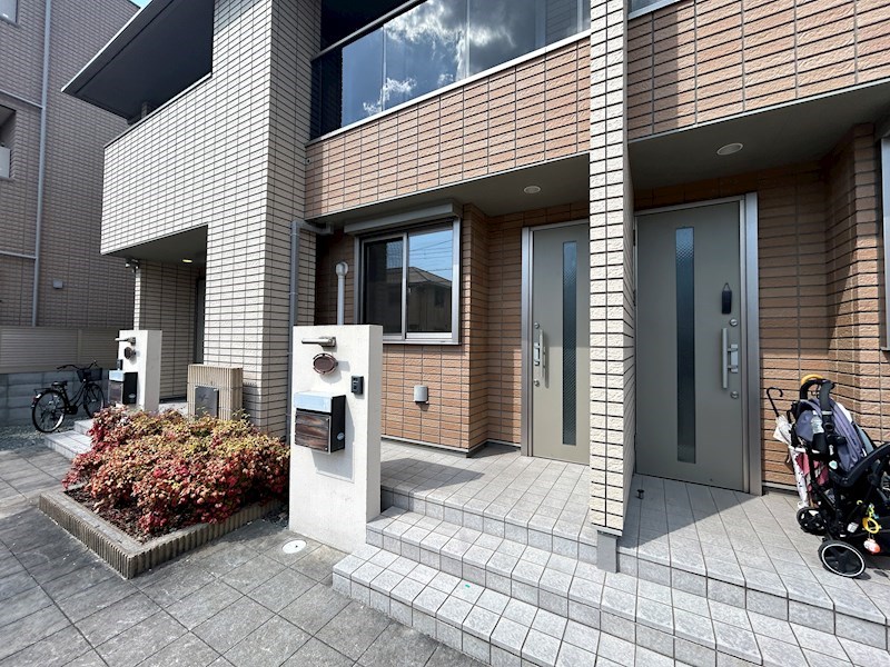 兵庫県西宮市小曽根町２丁目 エントランス