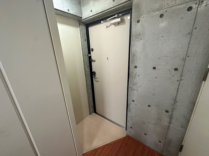 チェメント 玄関