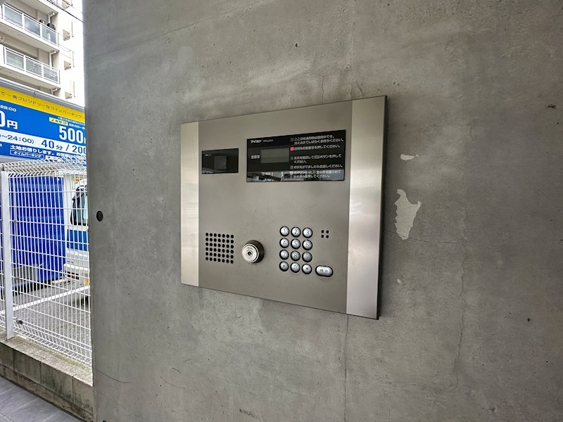 チェメント エントランス