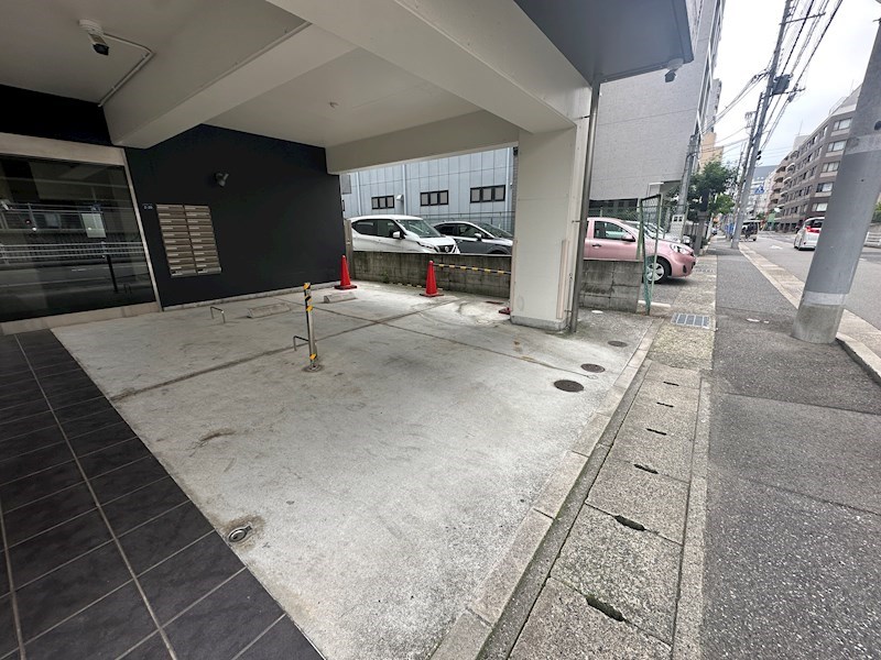 チェメント 駐車場