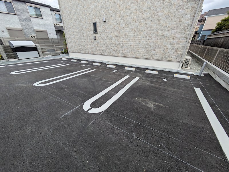 リーベ 駐車場