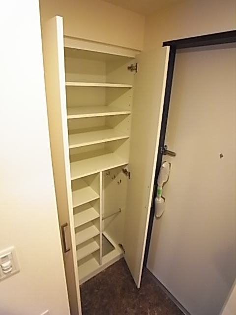 エス・キュート尼崎2 収納