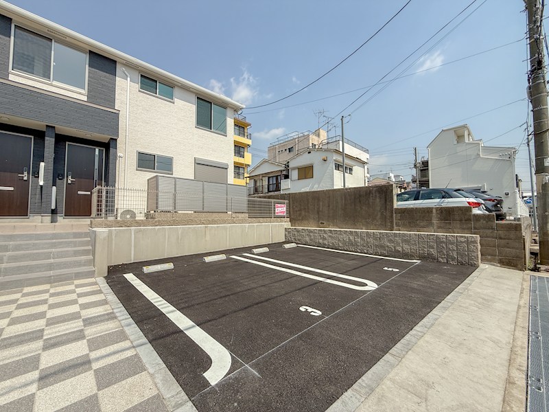 プレリー・春日野 駐車場