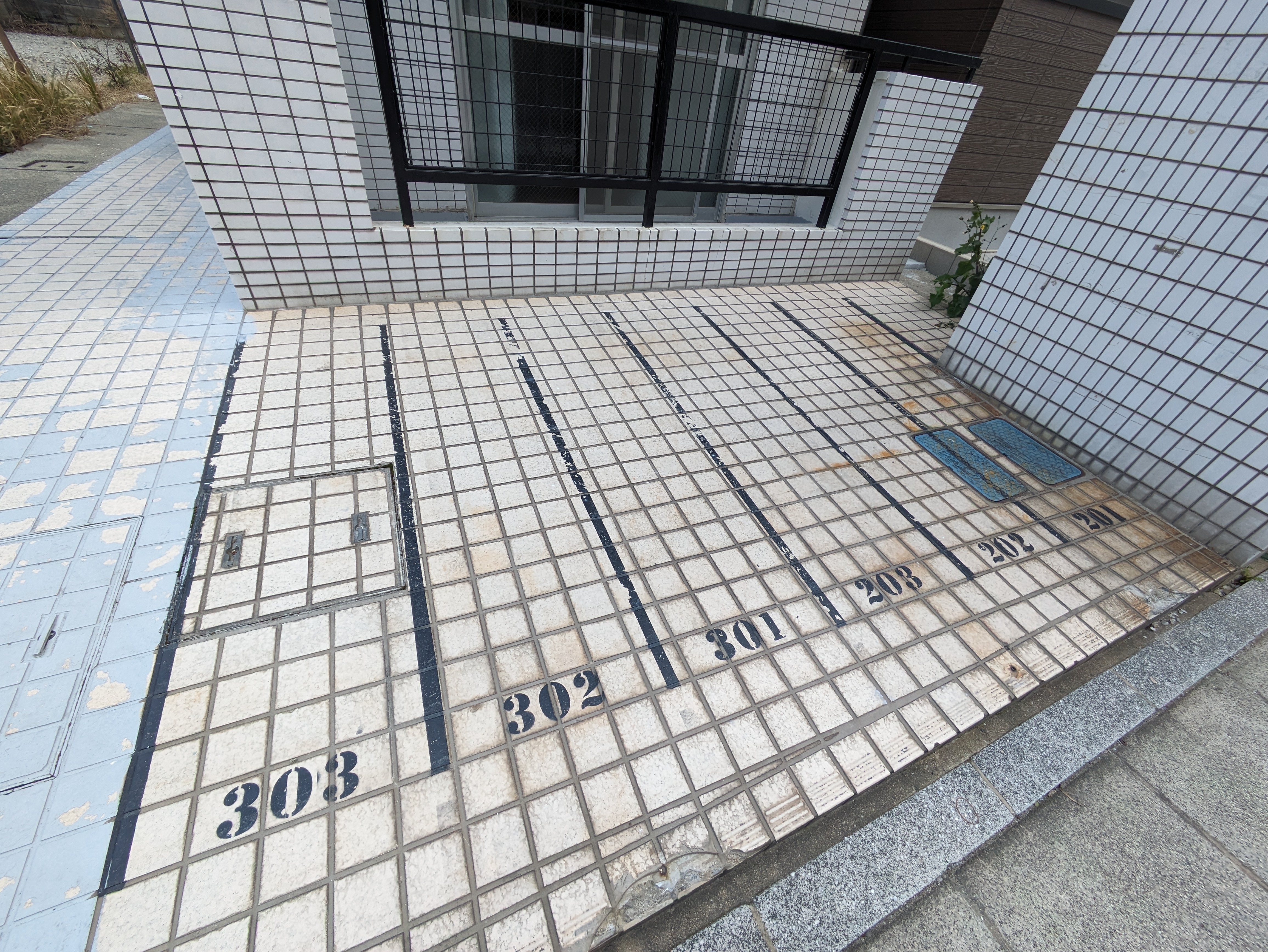 サンスマイル出屋敷 駐車場