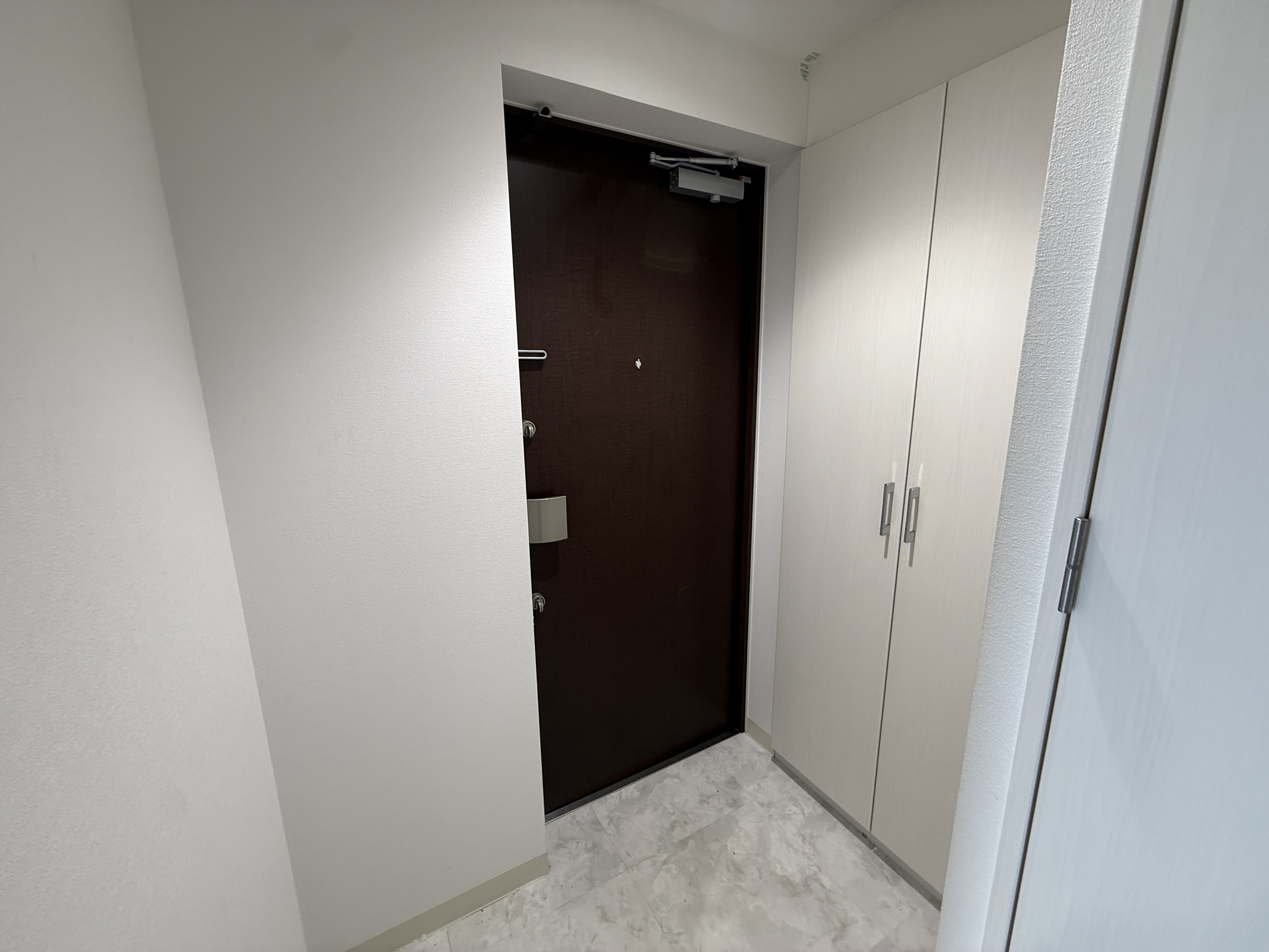 THE RESIDENCE N 玄関