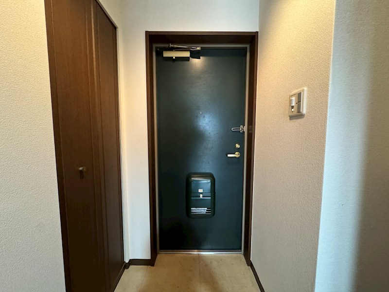 リーガル神戸元町 玄関