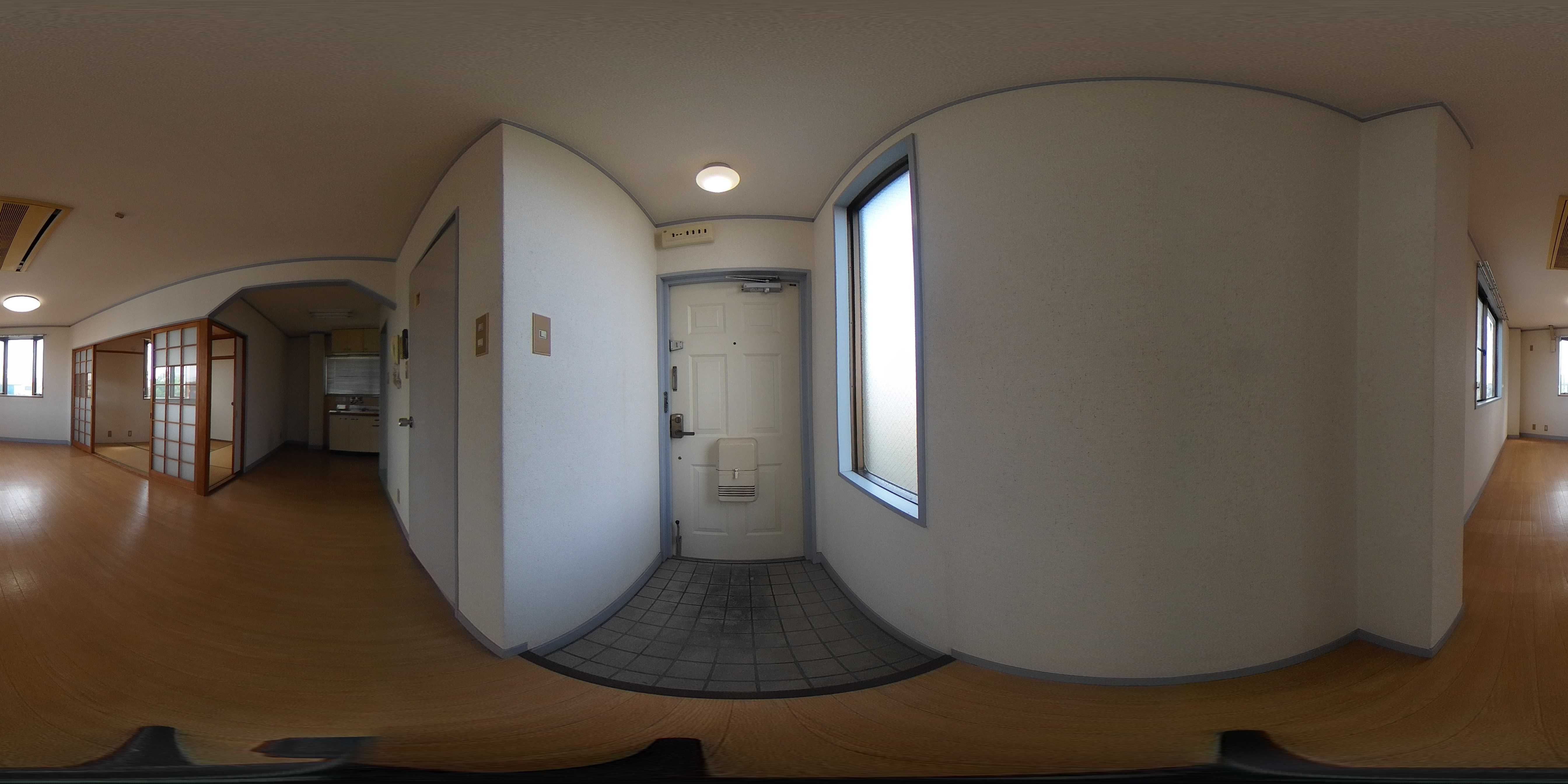 こすもす館 玄関