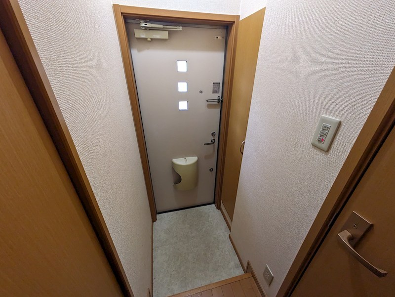サンライズ 玄関