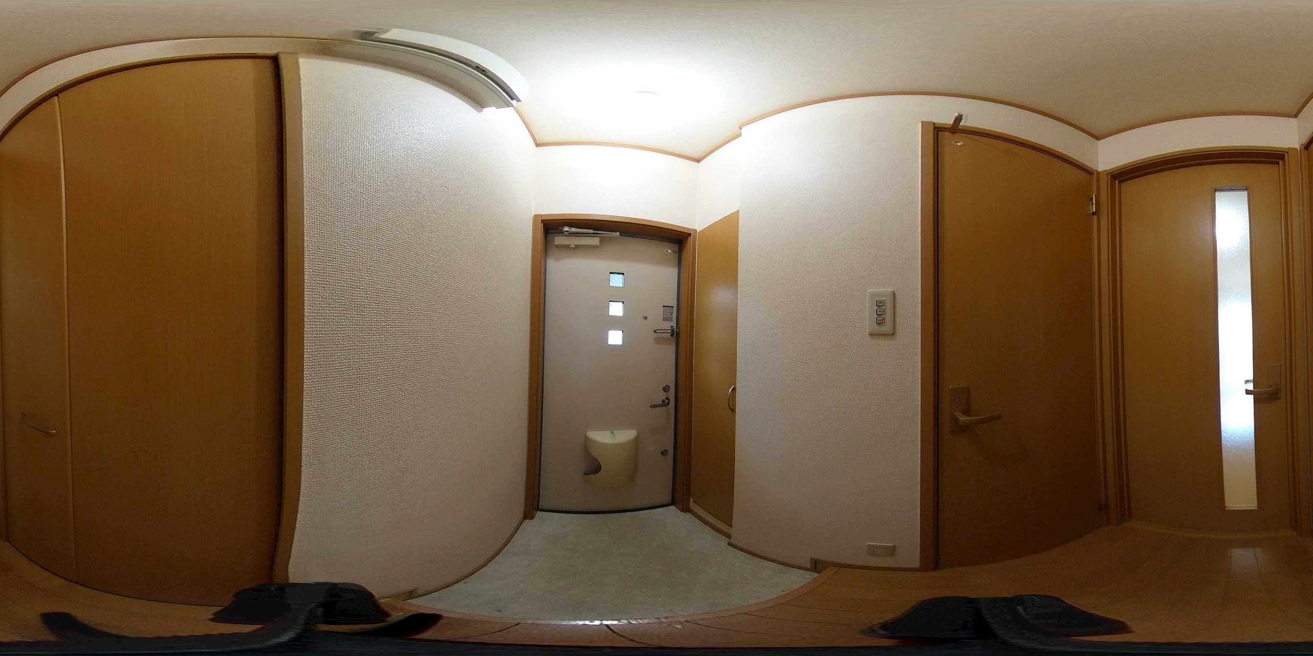サンライズ 玄関