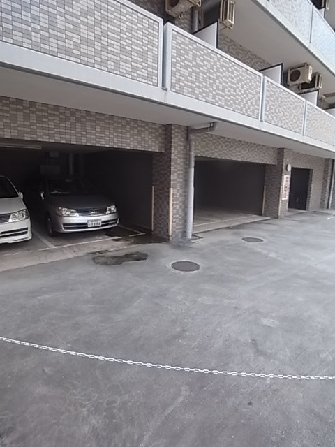 エスリード神戸 駐車場