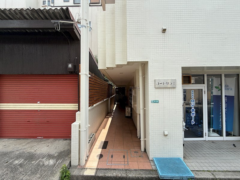 コートサラ2 エントランス