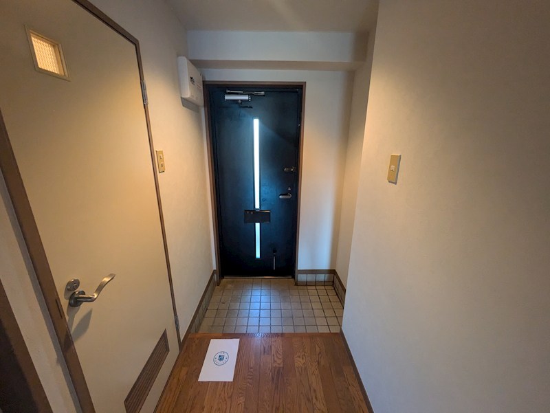 イソダマンション 玄関