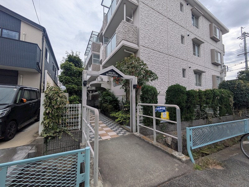 兵庫県西宮市甲子園一番町 エントランス